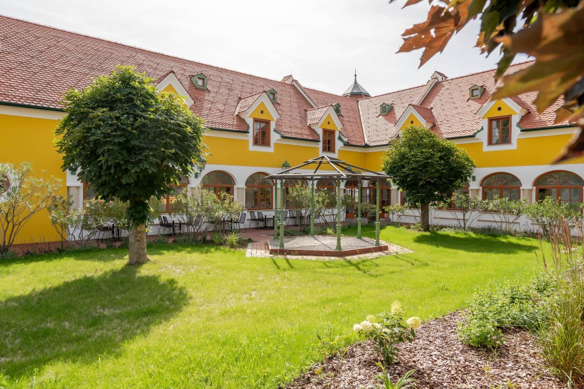 Hotel Roemerstein Fürstenfeld Zewnętrze zdjęcie