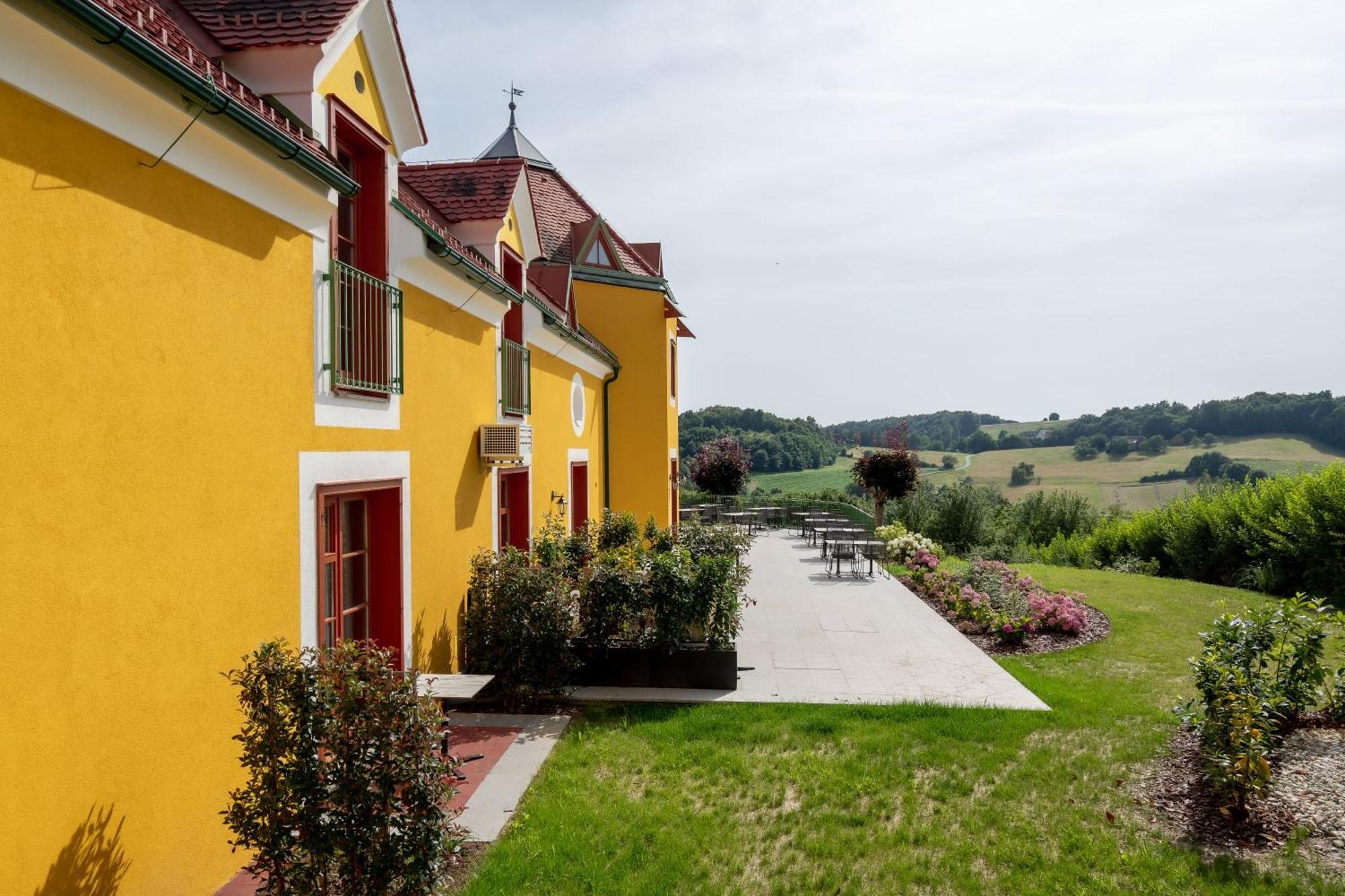 Hotel Roemerstein Fürstenfeld Zewnętrze zdjęcie