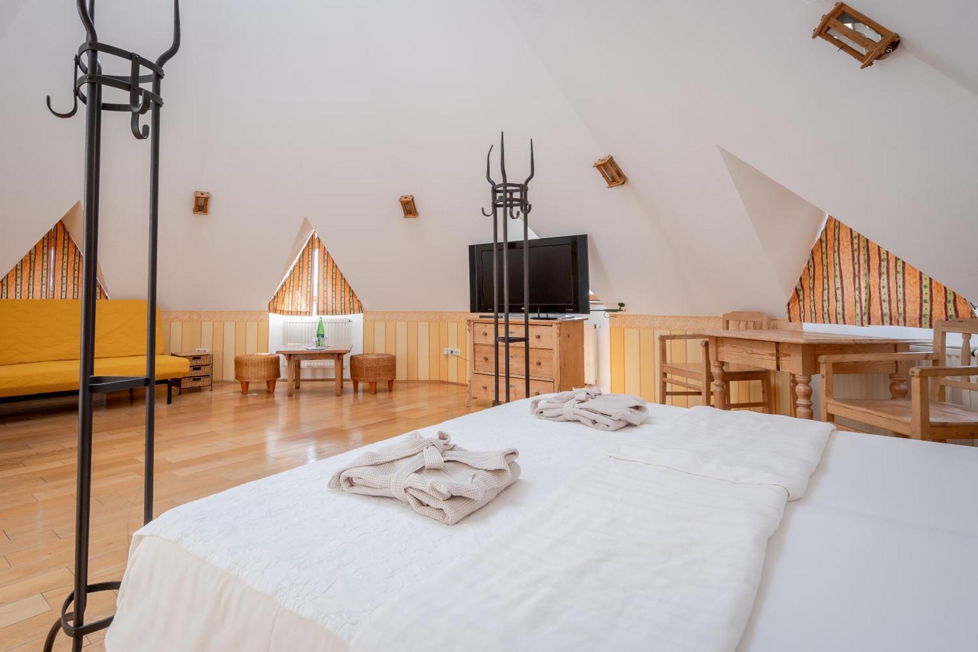 Hotel Roemerstein Fürstenfeld Zewnętrze zdjęcie