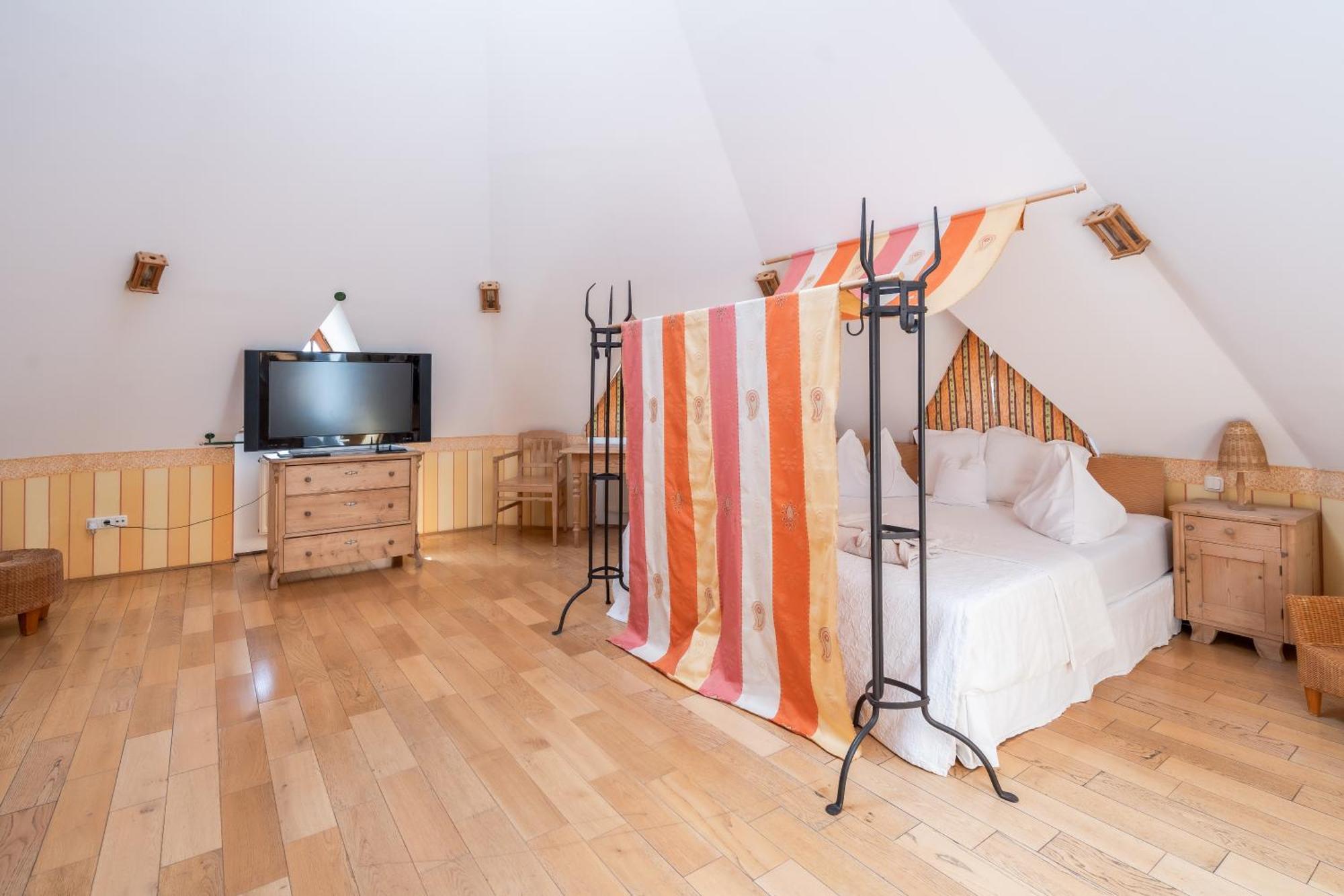 Hotel Roemerstein Fürstenfeld Zewnętrze zdjęcie