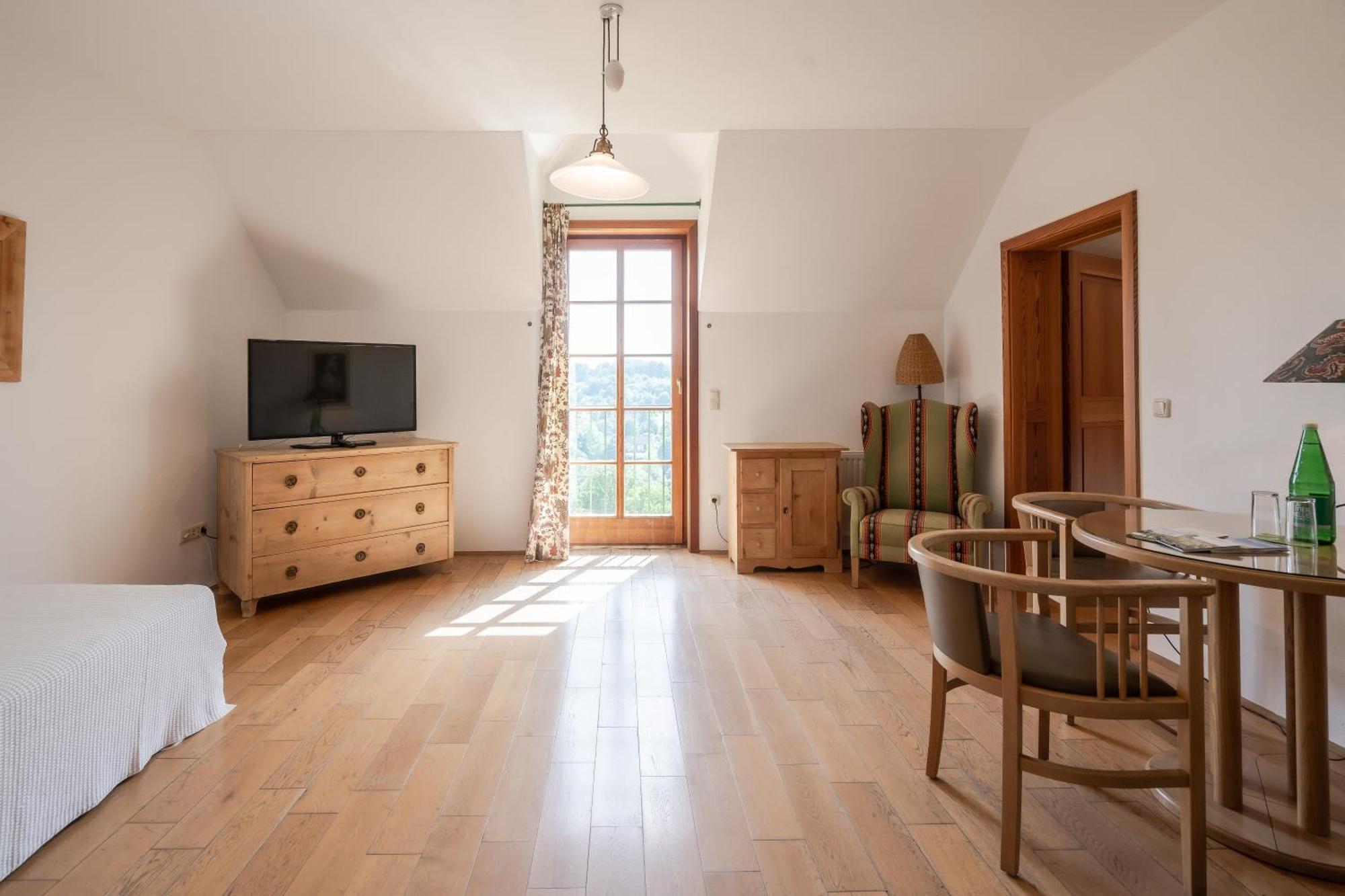 Hotel Roemerstein Fürstenfeld Zewnętrze zdjęcie