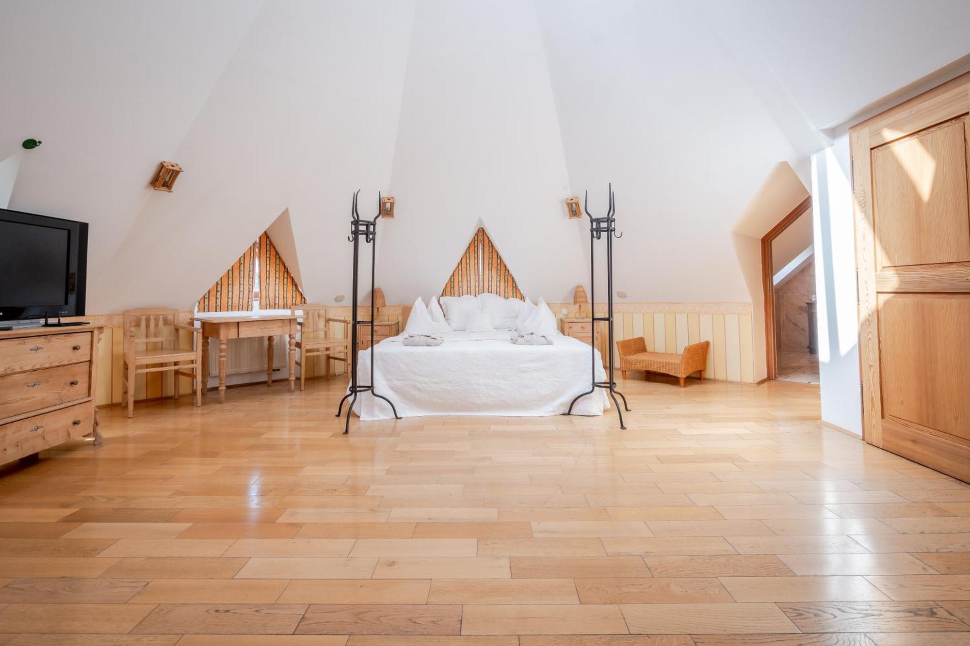 Hotel Roemerstein Fürstenfeld Zewnętrze zdjęcie